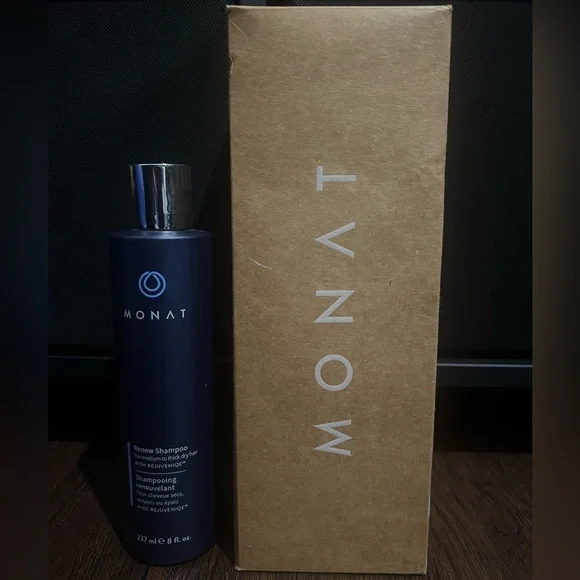 Renew™ Shampoo - Picture 1 of 2